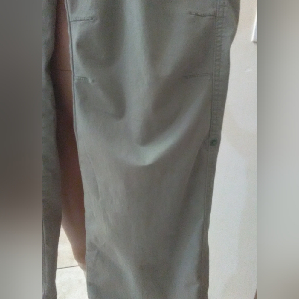 LIKE NEW GREEN PANTS or CAPRIS BY CANDIES DECOR. PKT/ (SNAP TO CAPRI) SZ. JR 11 - Picture 4 of 11